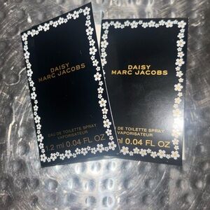 2 Marc Jacobs Daisy Samples